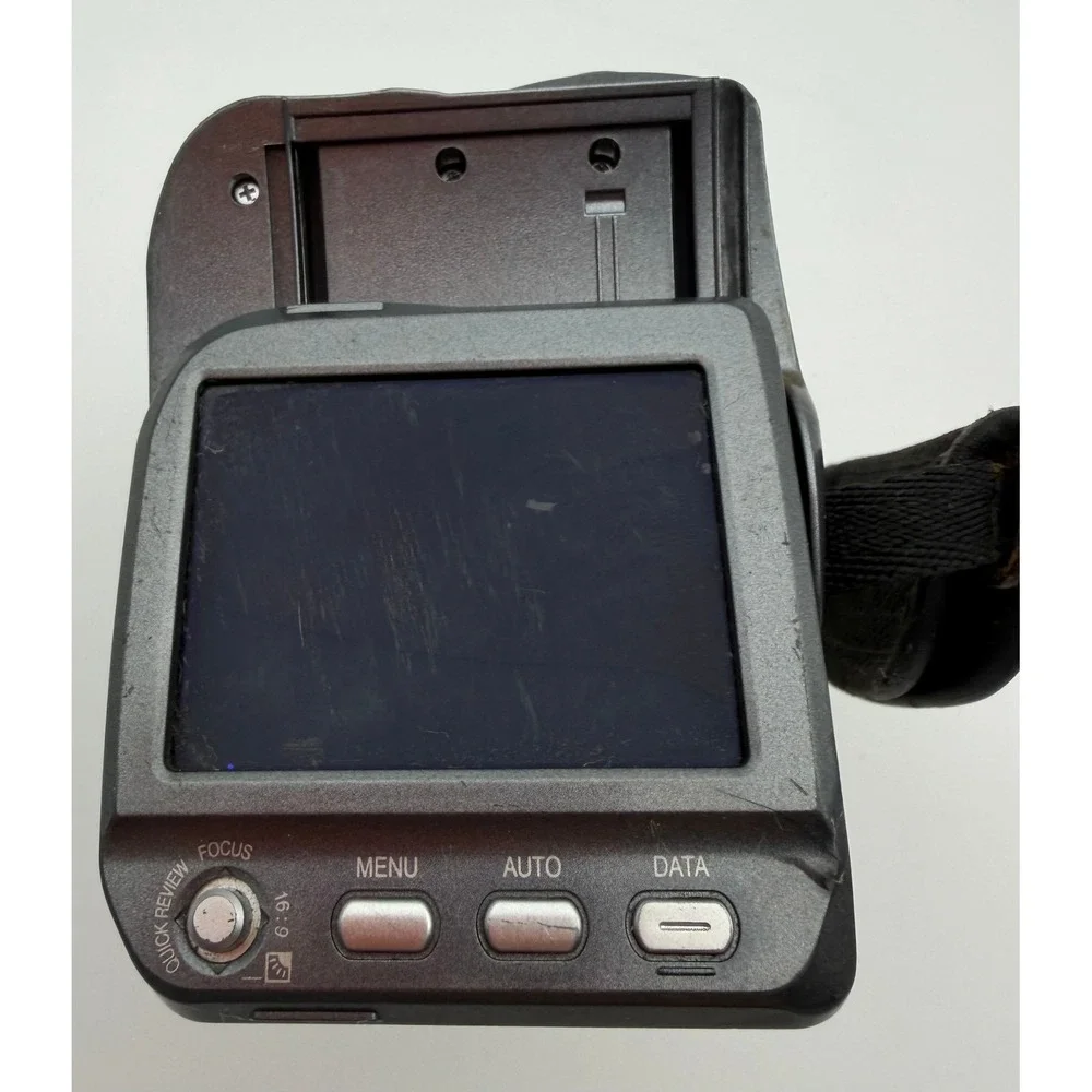 JVC GR-DA30U Digital Video Camera MiniDV Camcorder 30x Optical Zoom Silver